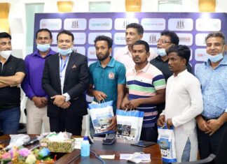 আরিফ, রিপন, মামুনের পাশে তরফদার রুহুল আমিন