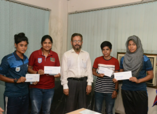 তিন বছর পর পুরস্কার পেল পাঁচ নারী ফুটবলার