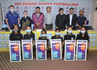 এসএসসি উত্তীর্ণ ফুটবলাদের ওয়ালটনের সংবর্ধনা