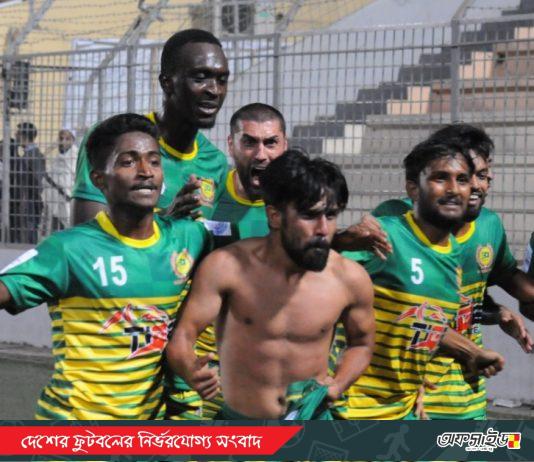 অতিরিক্ত সময়ের নাটকীয়তায় সেমিফাইনালে রহমতগঞ্জ