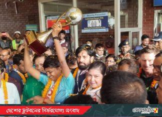 দেশে পৌঁছে ছাদ খোলা বাসে যাত্রা শুরু সাবিনাদের!