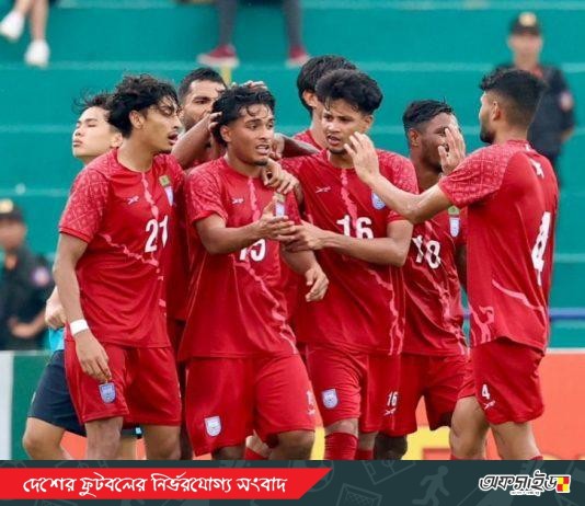 সিঙ্গাপুরকে ৪-১ গোলে বিধ্বস্ত করে শেষটা রাঙাল বাংলাদেশ