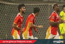 রহমতগঞ্জকে বিধ্বস্ত করে শীর্ষে বসুন্ধরা কিংস