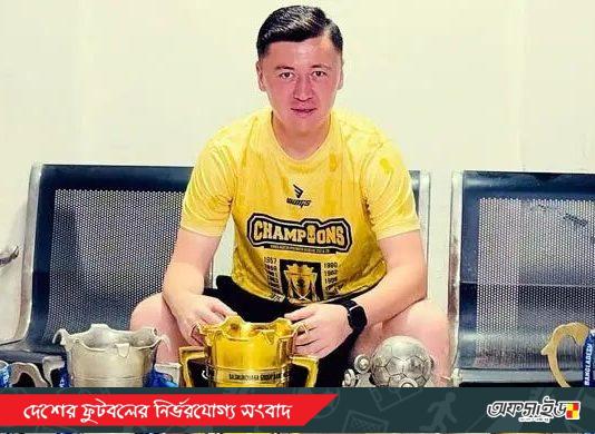 অভিমান পেছনে ফেলে সাদা-কালোতে প্রত্যাবর্তন মুজাফফরভের